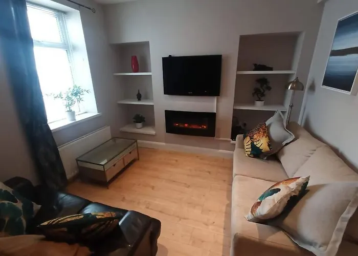 Argyle House, 10 Minute Walk From City Centre