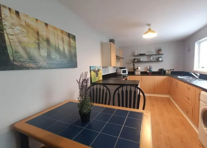 Argyle House, 10 Minute Walk From City Centre