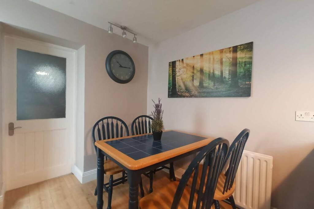 Ferienhaus Argyle House, 10 Minute Walk From Centre Londonderry